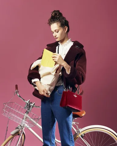 ケイト・ガールとステディバッグ“SAM”のおしゃれな関係_2