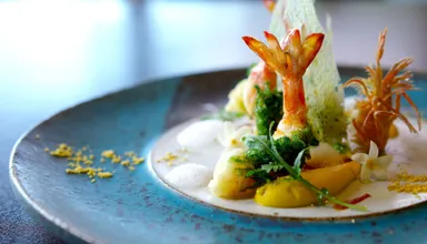 【星のや竹富島】アーサーをまとった車海老のフリット(1)