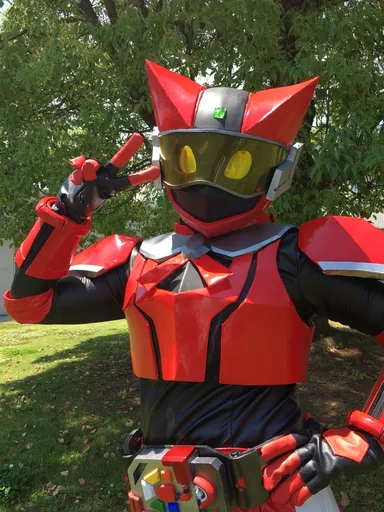 成安造形大学特撮部ヒーロー「ビスタ」