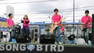 ステージ披露(教習所スタッフによるバンド)