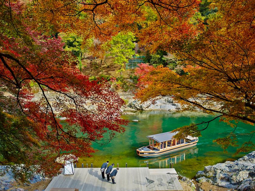 星のや京都（京都府・嵐山）
7年連続！「ミシュランガイド京都・大阪＋鳥取 2019」で
最高ランク「5パビリオン（赤）」として掲載