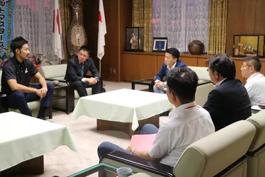 チケット贈呈式の様子2