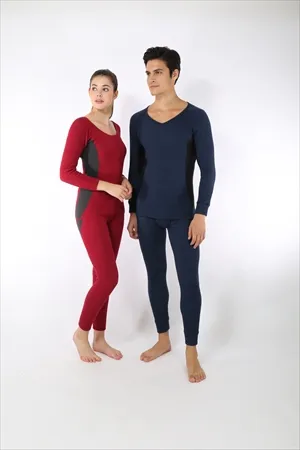 婦人紳士共に、インナー、タイツ各8,000円（税抜）