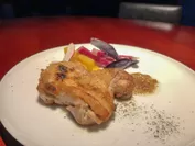 津軽鶏もも肉のロースト 白味噌のバーニャカウダソース