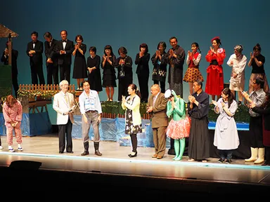 お笑い界のレジェンド小松の親分がスペシャルゲストと、柳川観光大使の江口信一座と柳川の人々が共演した。柳川の掘割にまつわる喜劇。