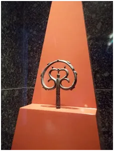 剱岳で発見された銅錫杖頭