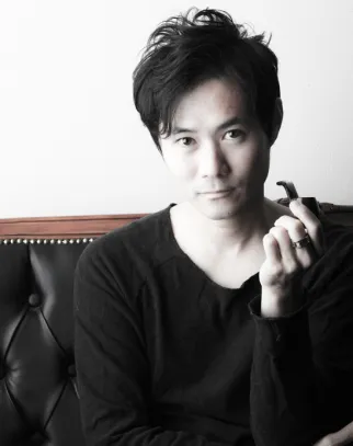 作家　ハナムラチカヒロ