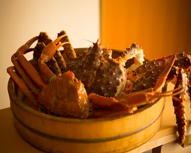 様々な種類の蟹を食べ比べできる