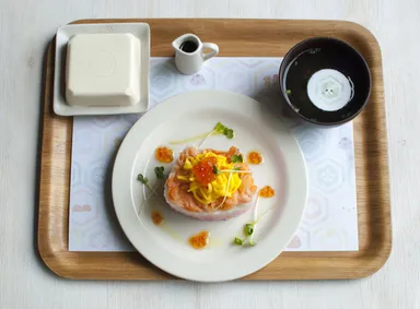 カピバラさんのキュルッとちらし寿司ご膳　1,180円