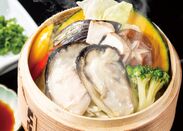 静岡でプリプリの“蒸し牡蠣”を1月31日まで食べ放題！ホテルグリーンプラザ浜名湖、『牡蠣のせいろ蒸し』を提供