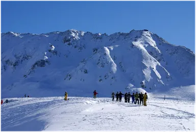 一面が散策フィールド。スノーシューを履いてハイキング