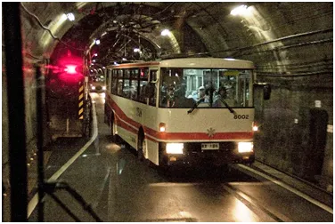 立山トンネルトロリーバス【室堂ー大観峰】