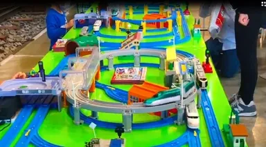 プラレールで遊ぼう！（２）