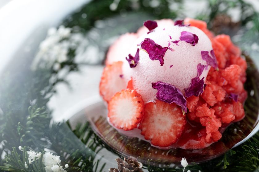 星野リゾート　軽井沢ホテルブレストンコート（長野県・軽井沢町）
軽井沢のクリスマスの情景をデザートで伝えるデザートコース
「デセール・ド・ノエル」提供開始
期間　2018年12月22日～25日