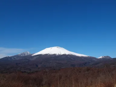 【軽井沢ホテルブレストンコート】冠雪の浅間山