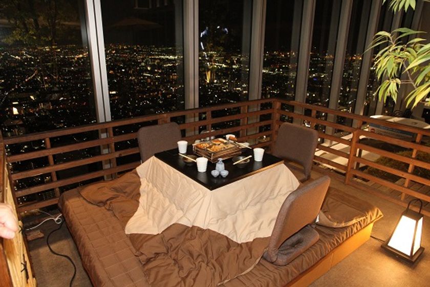 あべのハルカス　ぽかぽか展望台
『かこむdeこたつ』