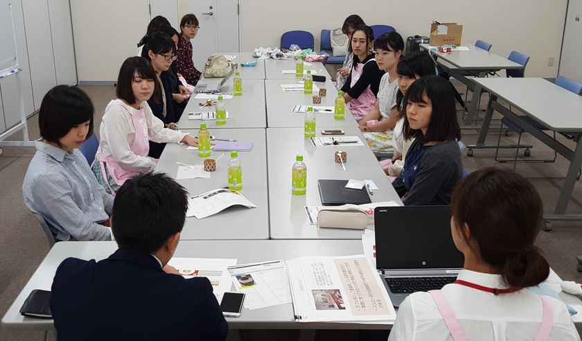 『スシローカフェ部』
×
お茶の水女子大学公認サークル「Ochas(オチャス)」
クリスマスシーズンにピッタリなスイーツを共同開発！