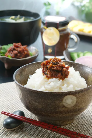 ホタテ辛みそ　ご飯にのせて