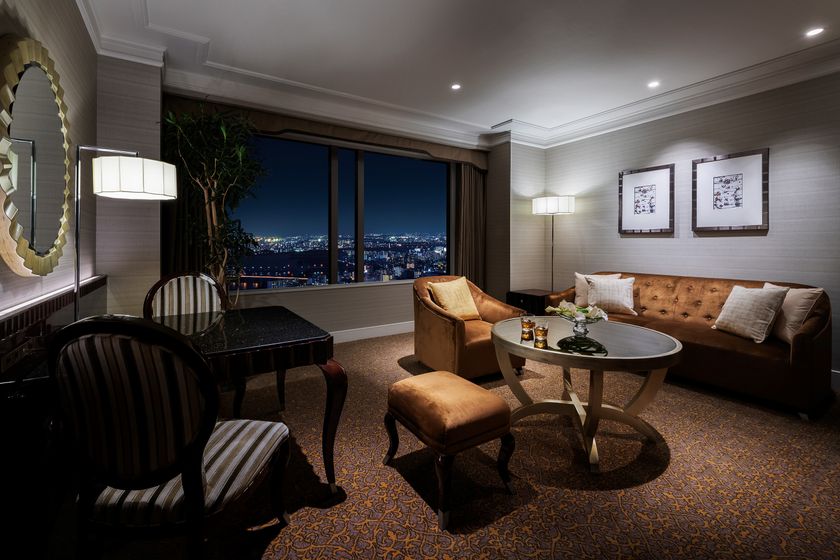 大切な人と心を近づけ合うひとときは、気品に満ちた空間で
＜クリスマス限定＞レストランディナー・宿泊プランのご案内
ホテル阪急インターナショナルにて