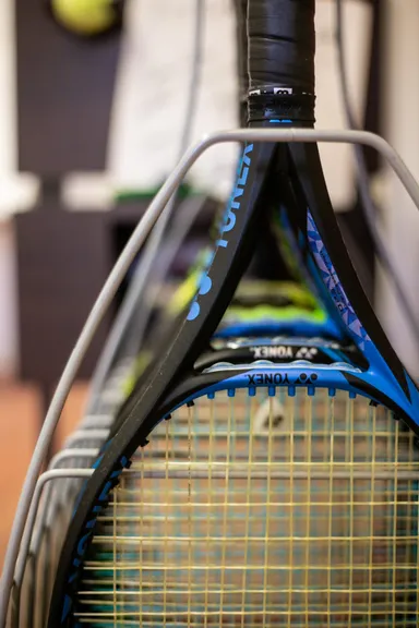 手ぶらでテニス(ラケット・シューズ無料レンタル)