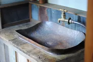 銅作家さんによる手洗い鉢