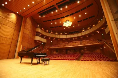 ザ・カレッジ・オペラハウス内観