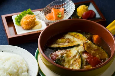 新宿中村屋「1日分の緑黄色野菜が摂れるスープバーグ御膳」