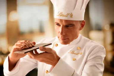 五感を使ったチョコレートのテイスティング(触る)