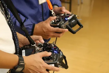 指導員と連携したコントローラー