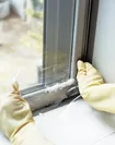 「過炭酸ナトリウム」でカビ対策:結露による窓のパッキン