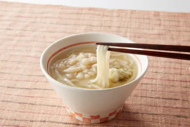 麺持ち上げ画像