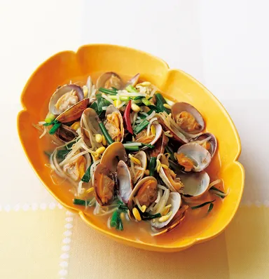 大豆もやしとあさりのスープ煮