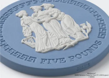 5ポンド陶貨　裏面(拡大)