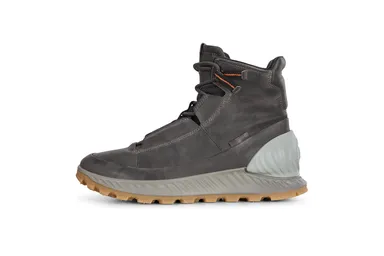 温めるとアッパーの色が変化するKROMATAFORレザーモデル(1)