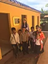 5つの小中学校へトイレ施設を建設。代表の文と子供たち
