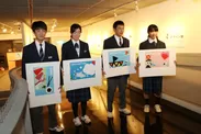 唐桑中学校代表生徒とデザイン教室で制作された年賀状