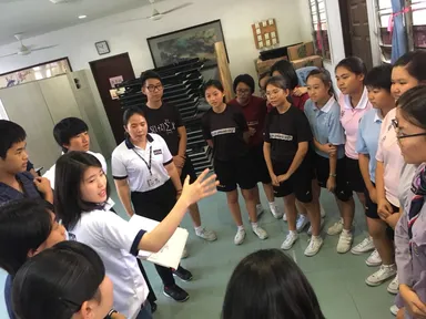 現地中高一貫校訪問時のワークショップ