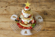 「カフェ アクイーユ」からクリスマスパンケーキが登場！北欧のおもちゃをテーマに苺とヨーグルトクリームを使用