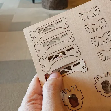 木製パーツを一つずつ外して、