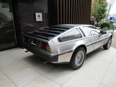 デロリアン DMC-12　リアビュー