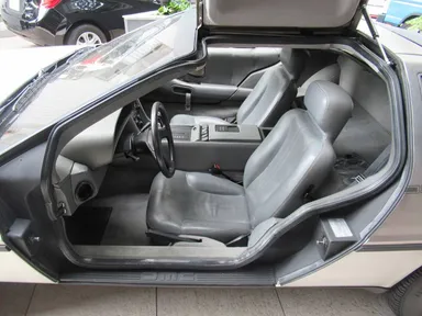 デロリアン DMC-12　車内