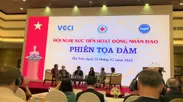 2018年12月11日　ベトナム赤十字、ベトナム商工会議所、ベトナムユニオンとの人道的活動促進セミナーでAHTDO　代表理事　青木が登壇・スピーチ・ディスカッションの様子