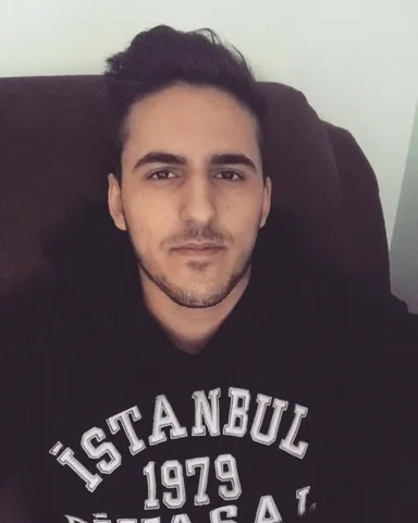 通訳のハムザさんはトルコ政府公認の通訳の方です。日本人よりはるかにやさしいと大評判の方です