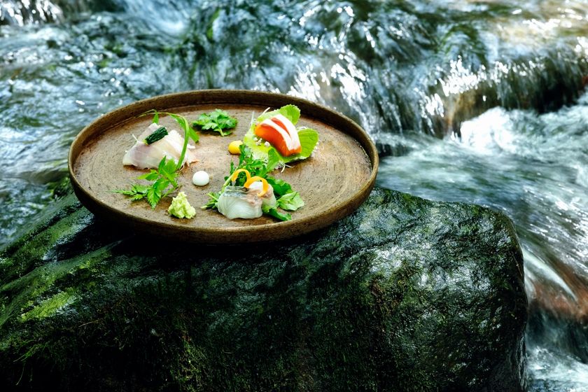 星のや軽井沢
信州に雪解けを告げる、川魚と山菜の特別献立
「水辺の懐石」登場
開催期間：2019年3月1日～5月15日　