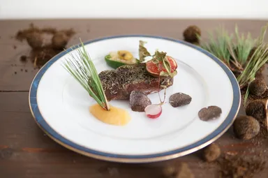 トリュフコースメイン料理(イメージ)