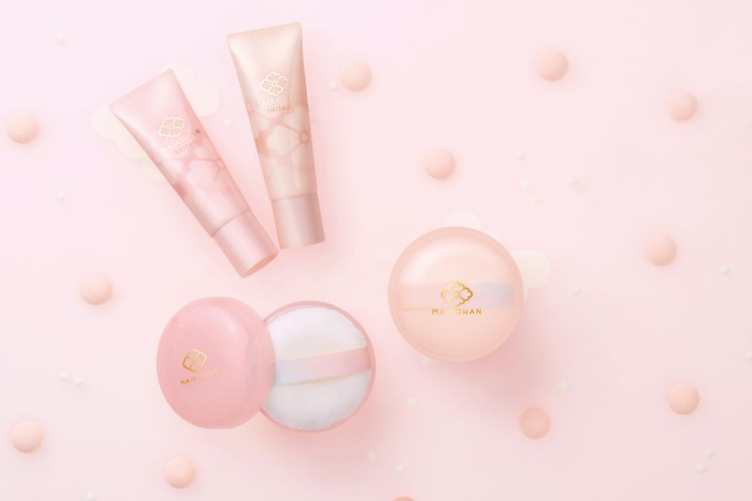 【3月14日】コスメブランド『舞妓はん』が15周年。
人気の「おしろい」と「化粧下地」を、
保湿力と透明感にこだわってリニューアル発売