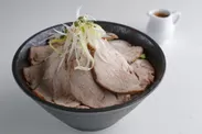 熟成ローストポーク丼(1)
