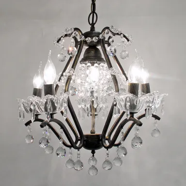 フレンチスタイルのシャンデリア