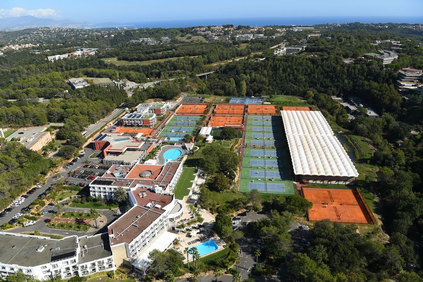 「ムラトグルーテニスアカデミー」とオフィシャルスポンサー契約を締結