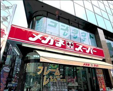 メガネスーパー店頭